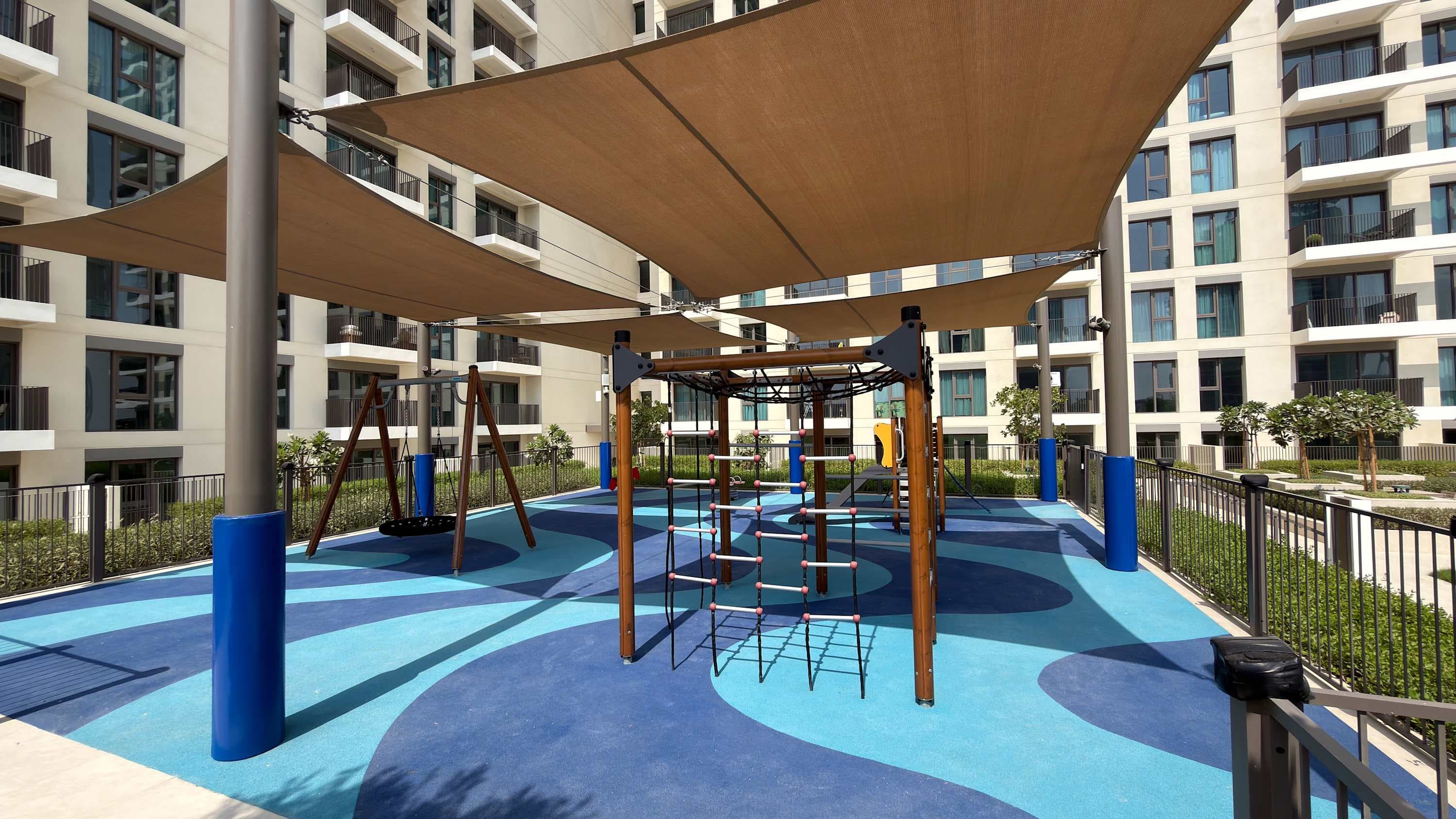 Rentico | Luxury 1BR Hills Park | Pool & Mall โ photo 18