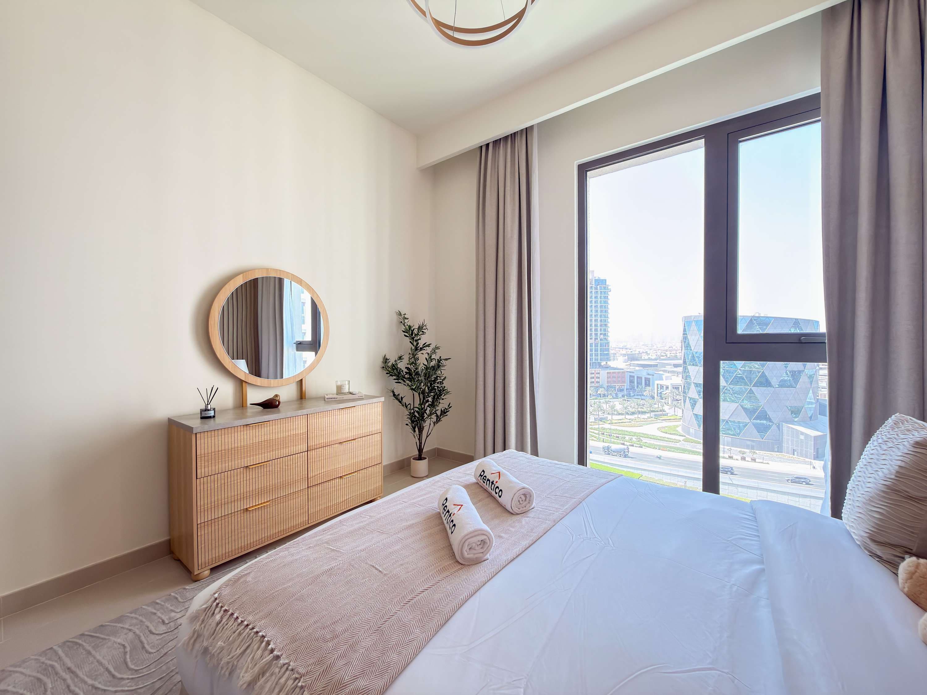 Rentico | Luxury 1BR Hills Park | Pool & Mall โ photo 7