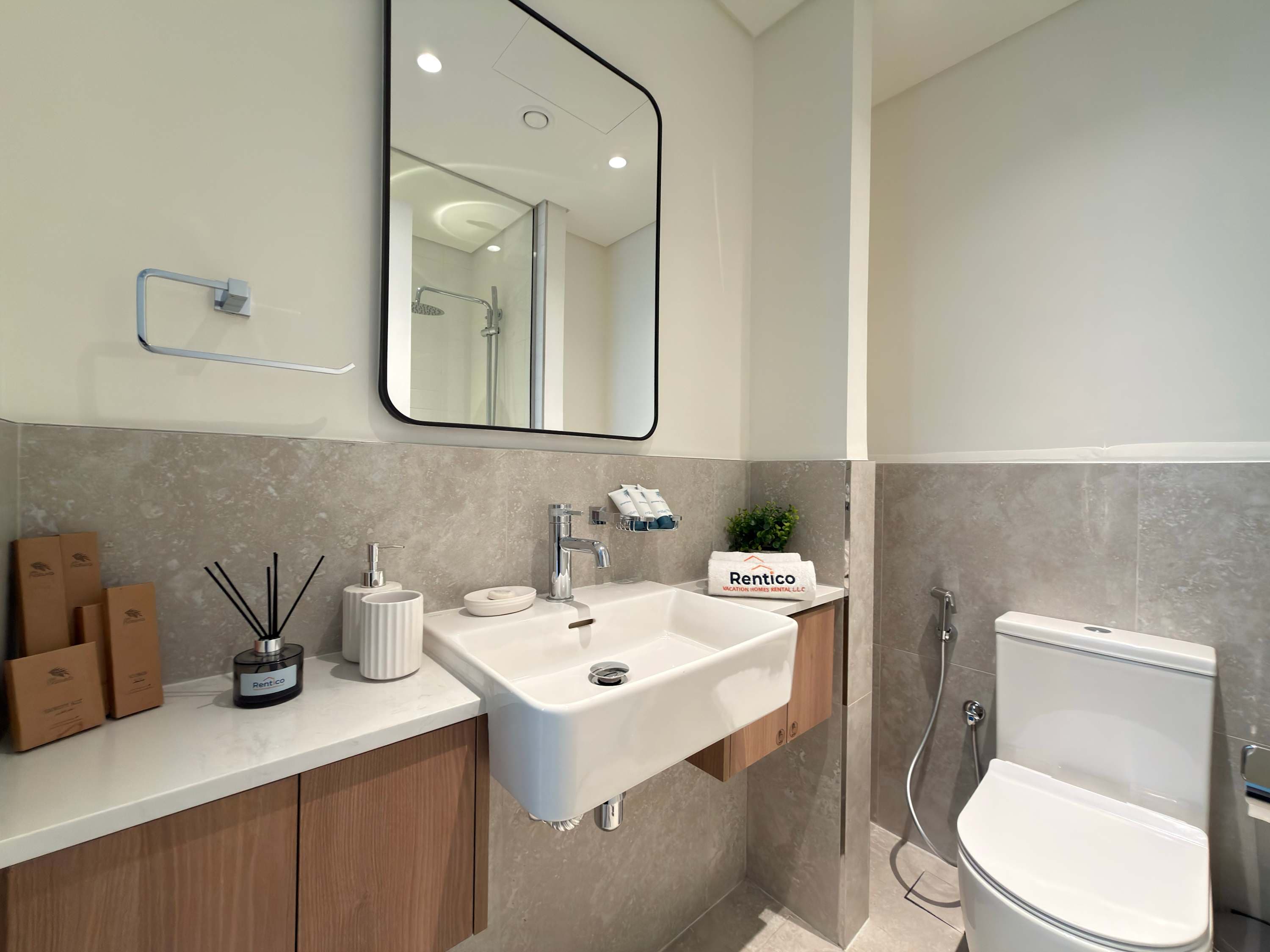 Rentico | 2BR + Office | Pool & Skyline View | JVT โ photo 10
